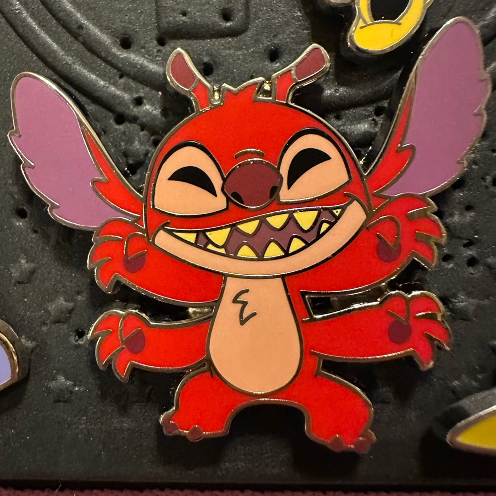 ✨3 for $32✨ Leroy Stitch Lanyard Pin